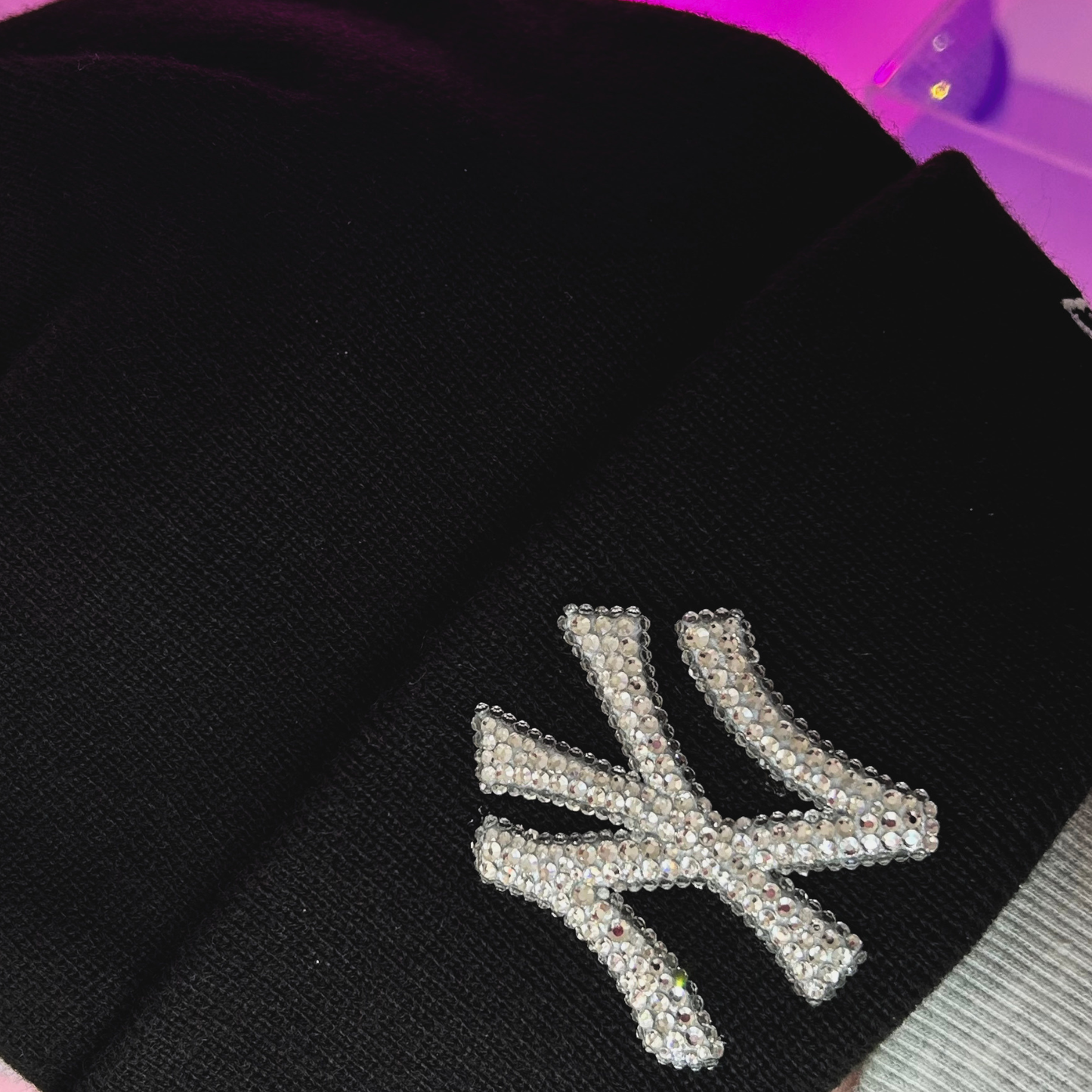 NEW ERA 9FORTY BLING LOGO BEANIE